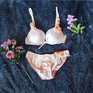 COPY - NWOT Aerie Limited Edition Satin Set